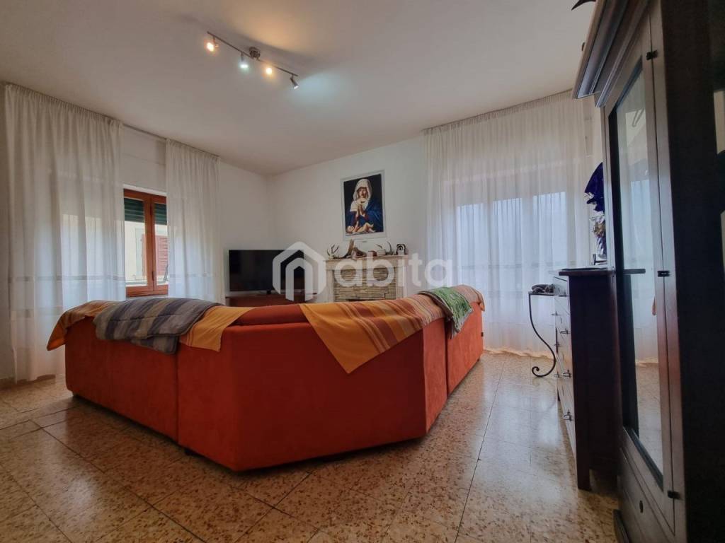 Appartamento a Castelfranco piandisco in Via Dante Alighieri - Foto 4