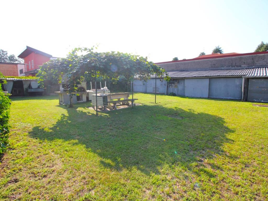 Villa a Gorla minore in Via Arno - Foto 3