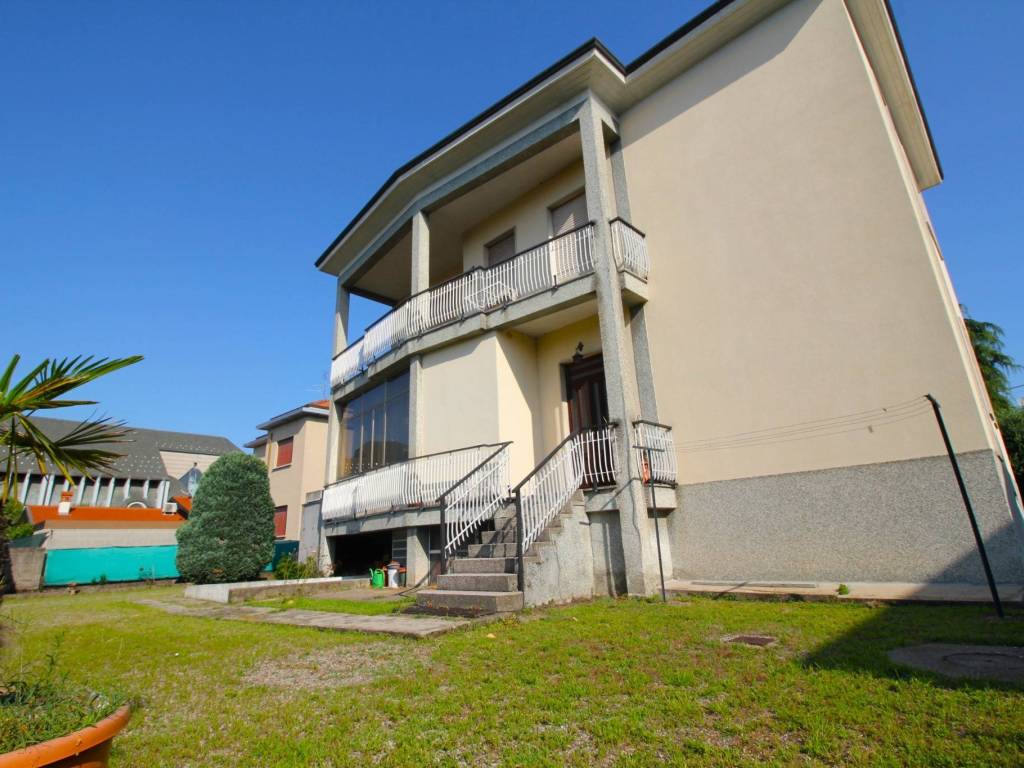 Villa a Gorla minore in Via Arno - Foto 5