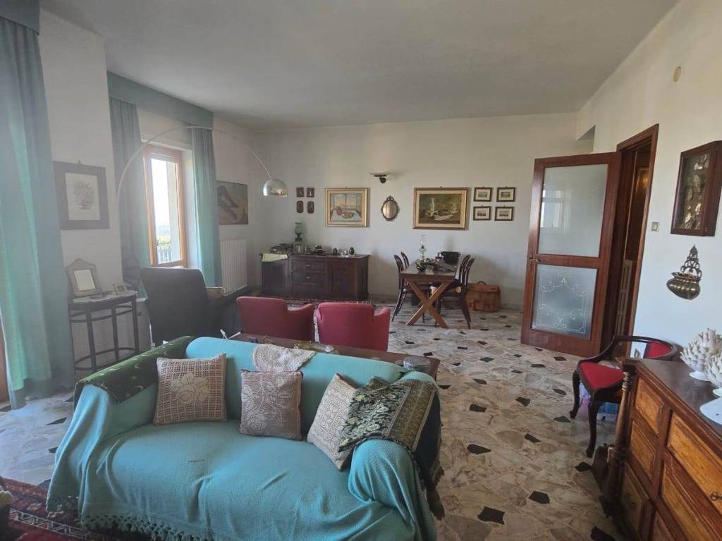 Appartamento a Martina franca in VIA ALCIDE DE GASPERI 50 - Foto 2