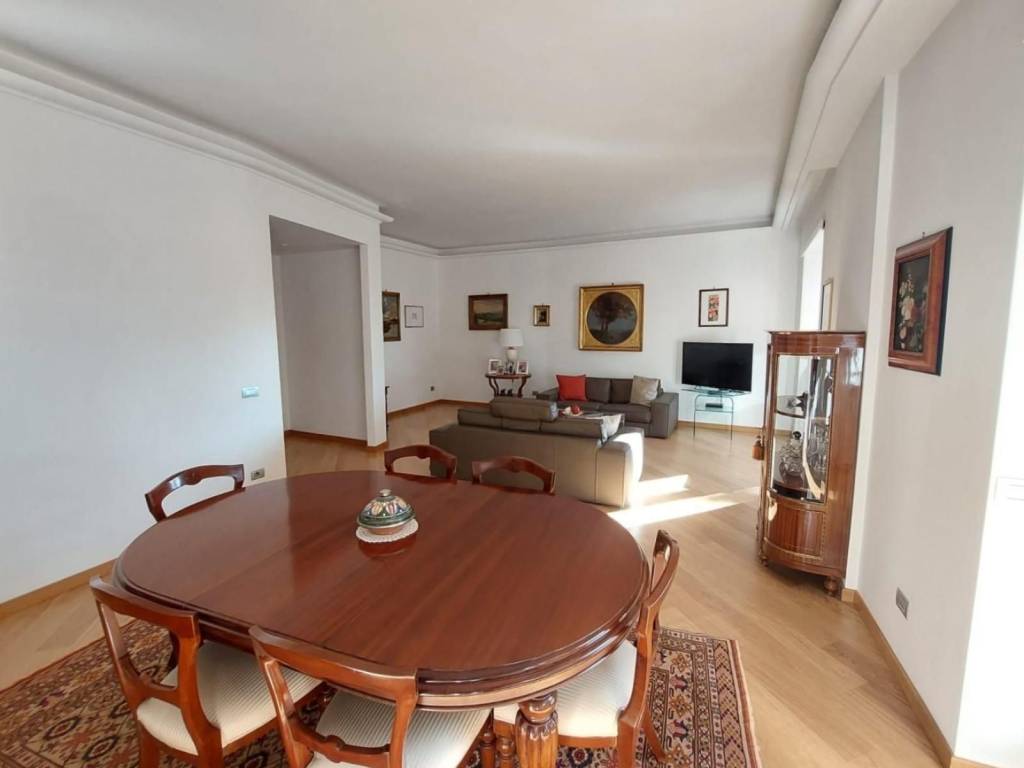 Appartamento a Roma in Via Giovanni Salviucci, 3 - Foto 4