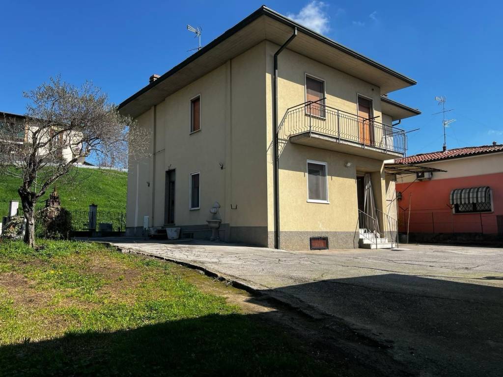 Villa a Capriano del colle in Piazza Mazzini, 1 - Foto 2