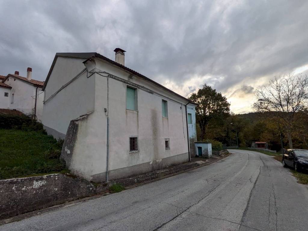 Casa indipendente a Castelpetroso in Via Fiaschi, 1 - Foto 4