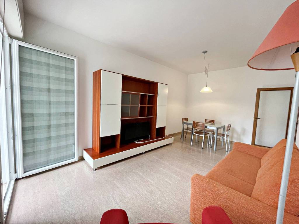Appartamento a Riccione in Viale Dante Alighieri - Foto 2