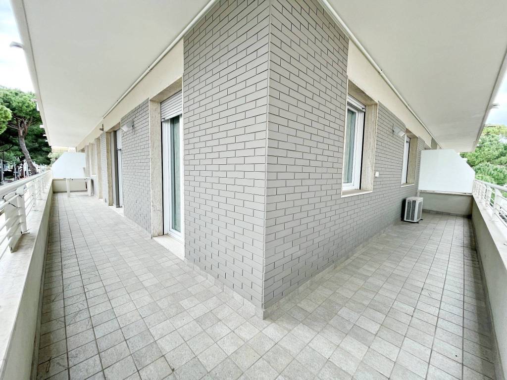 Appartamento a Riccione in Viale Dante Alighieri - Foto 4