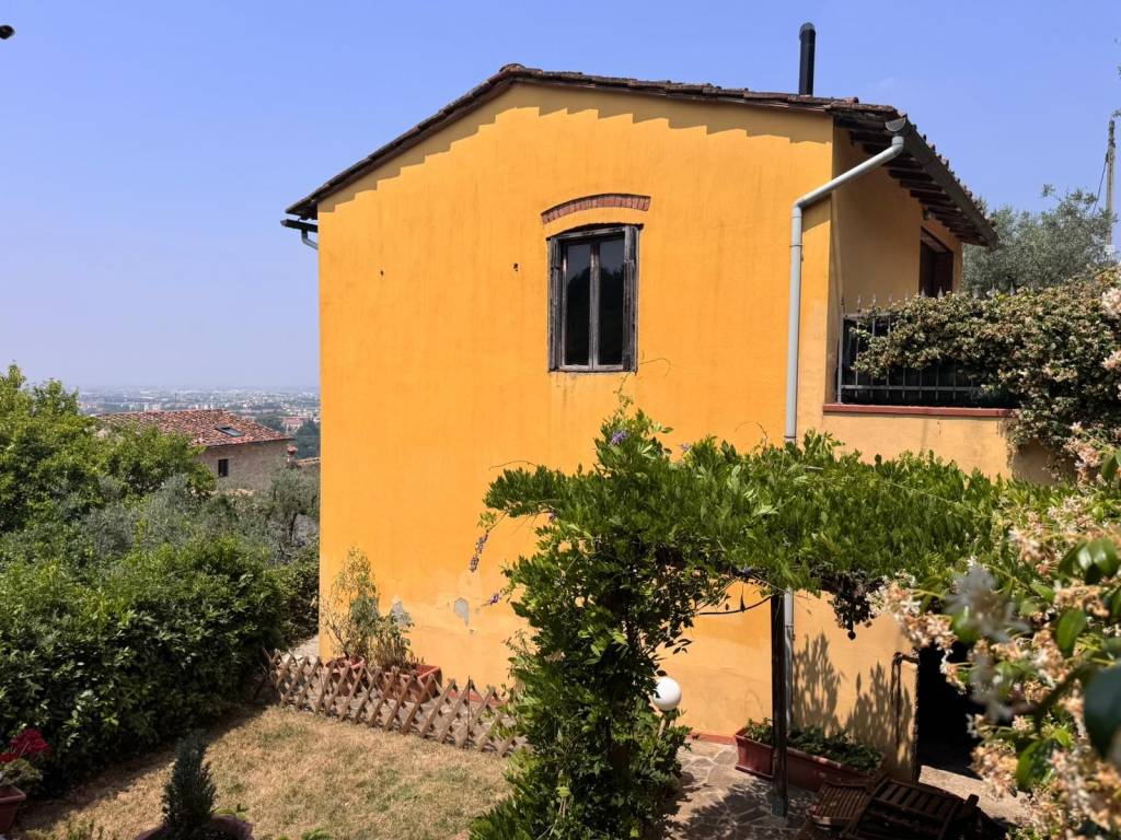 Rustico / casale a Prato in Via di Carteano - Foto 2