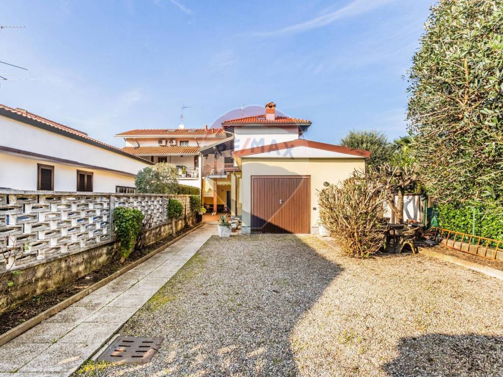 Casa indipendente a Fagnano olona in VIA VENEGONI, 70 - Foto 4