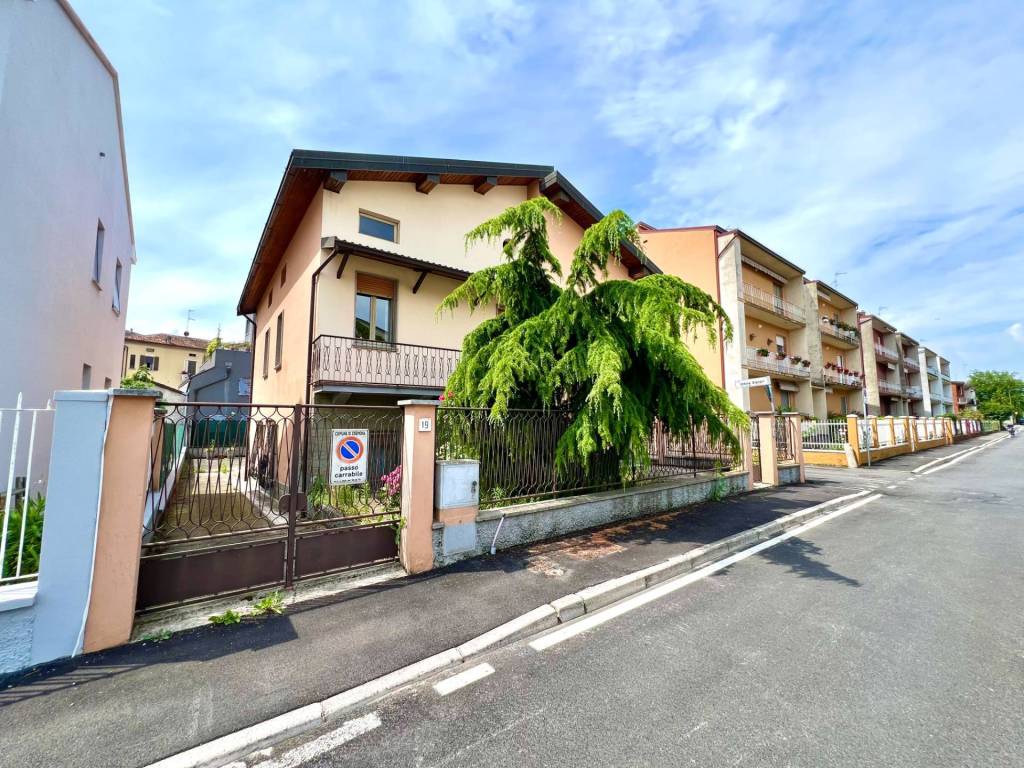 Villa a Cremona in Via Ettore Signori, 19 - Foto 2