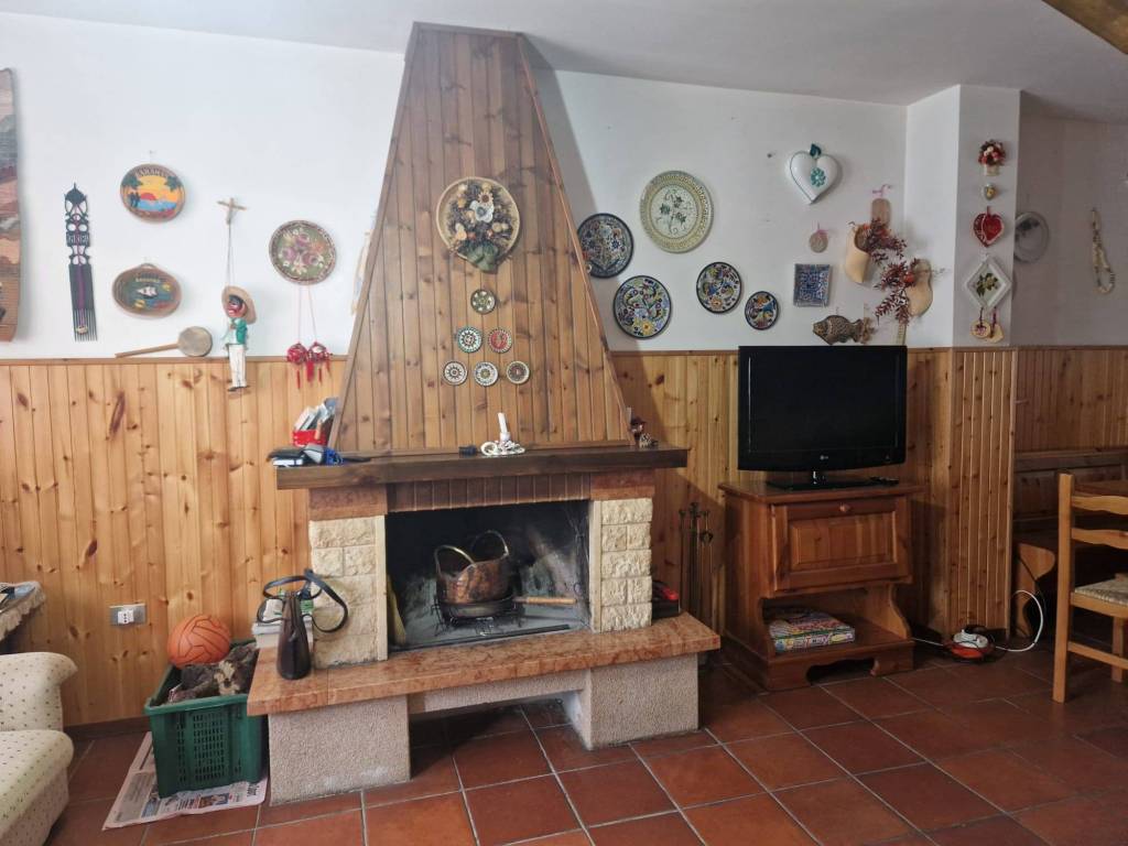 Appartamento a Rocca di mezzo in Strada San Leucio - Foto 4