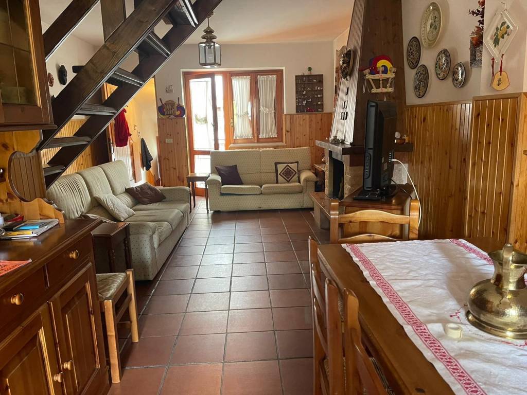 Appartamento a Rocca di mezzo in Strada San Leucio - Foto 5