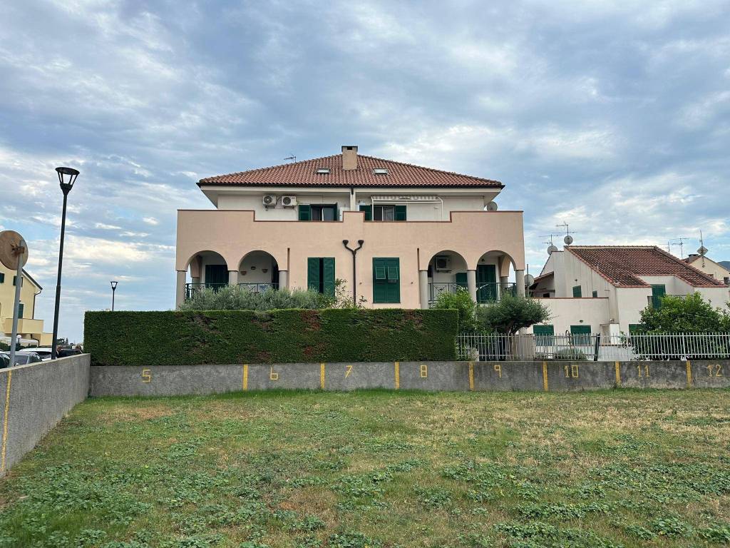 Appartamento a Albenga in Via Silvio Bonfante - Foto 4