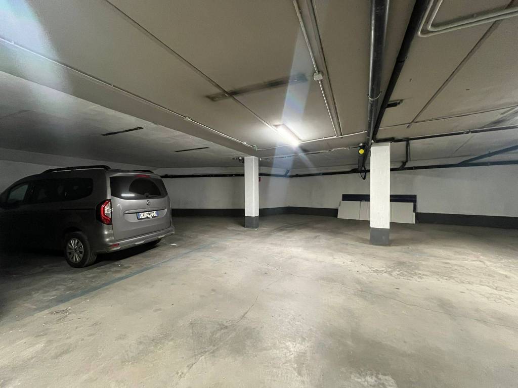 Box / garage a Oggiono in Via Camillo Benso di Cavour, 1 - Foto 2