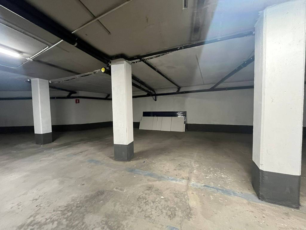 Box / garage a Oggiono in Via Camillo Benso di Cavour, 1 - Foto 3