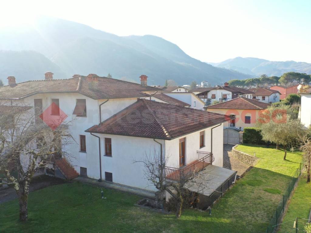 Villa a Barga in via Italia, 15 - Foto 5