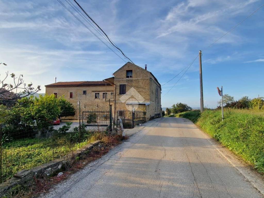 Casa indipendente a Sant'agata de' goti in C/da Restinola - Foto 2