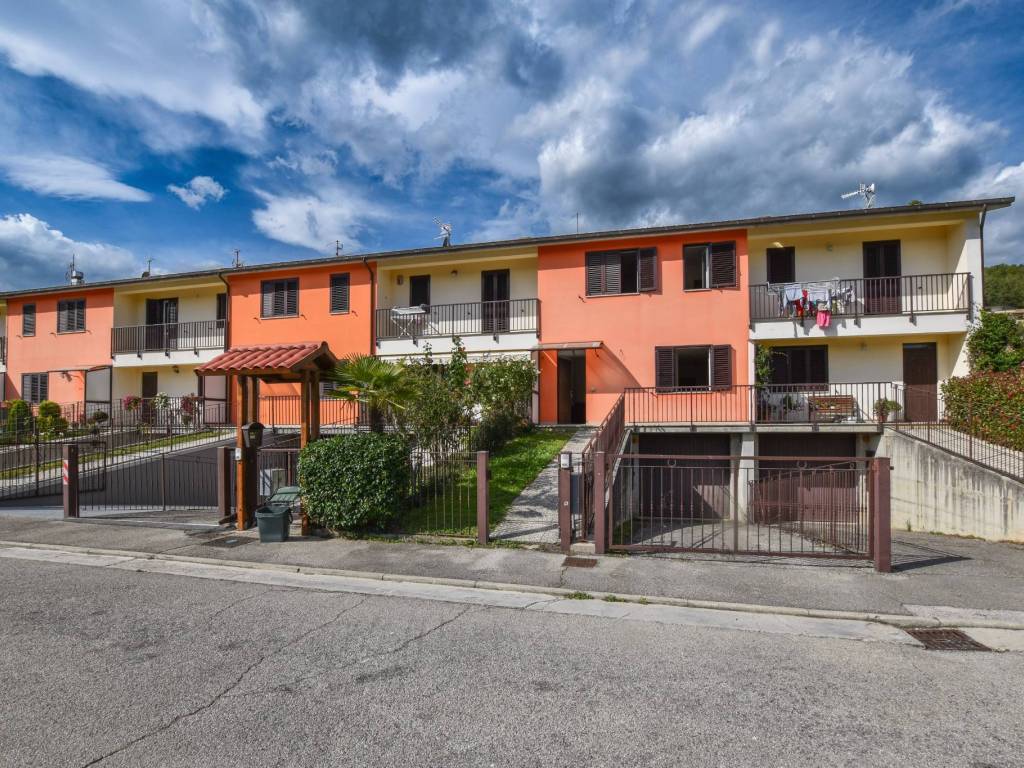 Villa a Comunanza in Via della Pace, 104 - Foto 2
