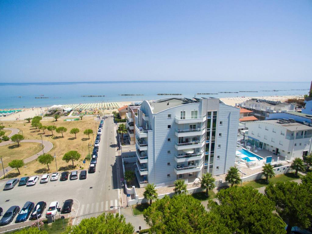 Appartamento a Roseto degli abruzzi in Viale Makarska, 38 - Foto 2