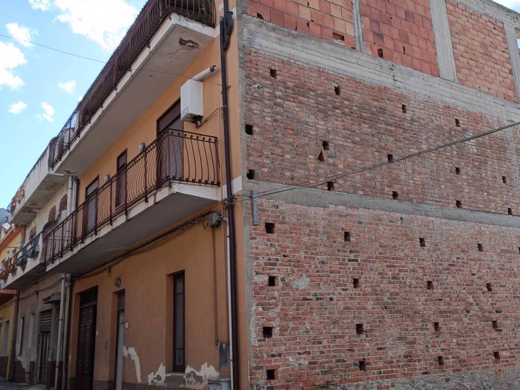 Casa indipendente a Mazzarrà sant'andrea in Via Alessandro Manzoni - Foto 2