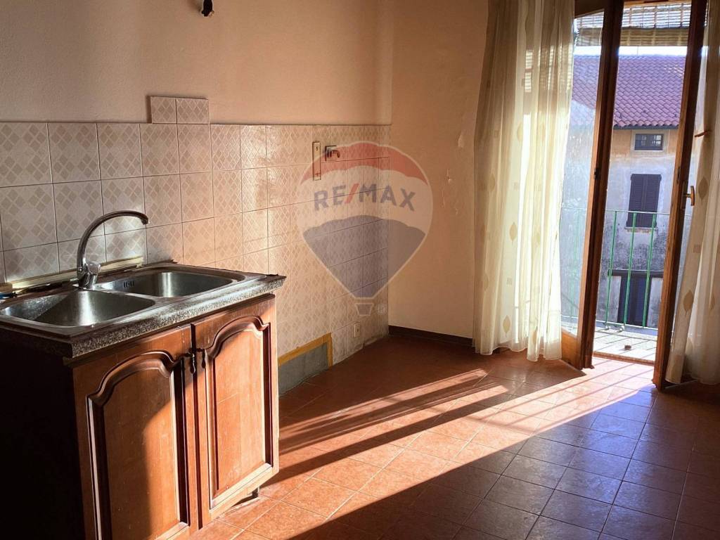Appartamento a Viggiù in Piazza Libertà, 1 - Foto 4