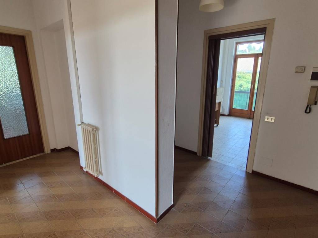 Appartamento a Viggiù in Viale Varese, 88 - Foto 2