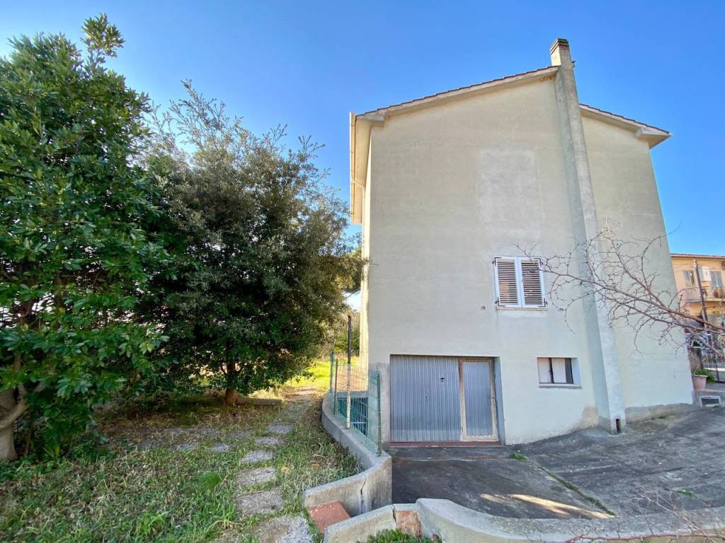 Villa a Rosignano marittimo in Via V. Cuoco - Foto 2