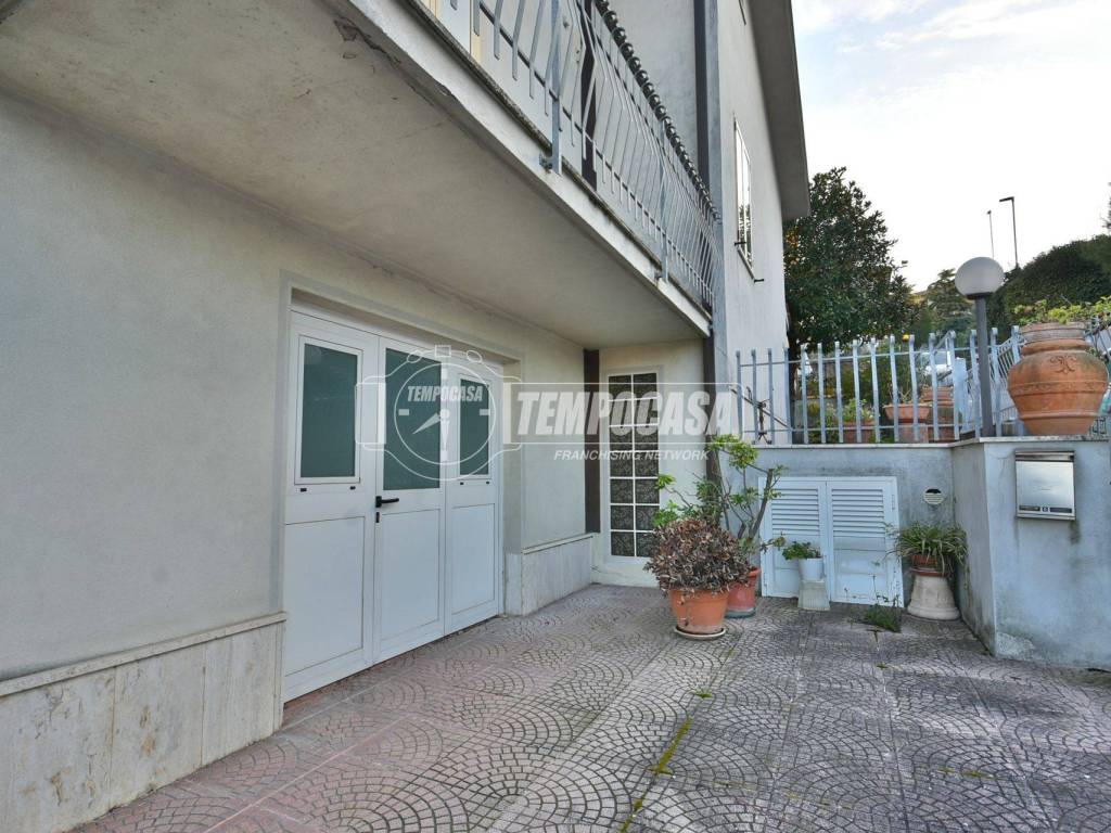 Casa indipendente a Osimo in Via Nino Bixio, 5 - Foto 2