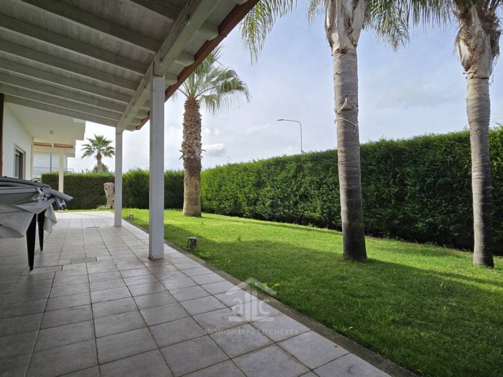 Villa a Lecce in Via Charles Le Corbusier - Foto 2