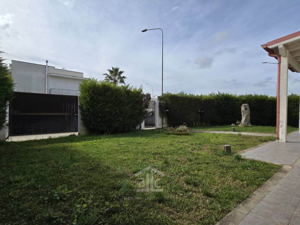 Villa a Lecce in Via Charles Le Corbusier - Foto 3
