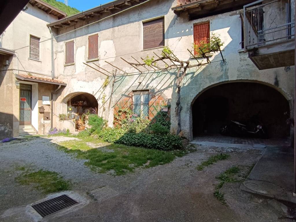 Rustico / casale a Caino in Via Villa Sera, 42 - Foto 2