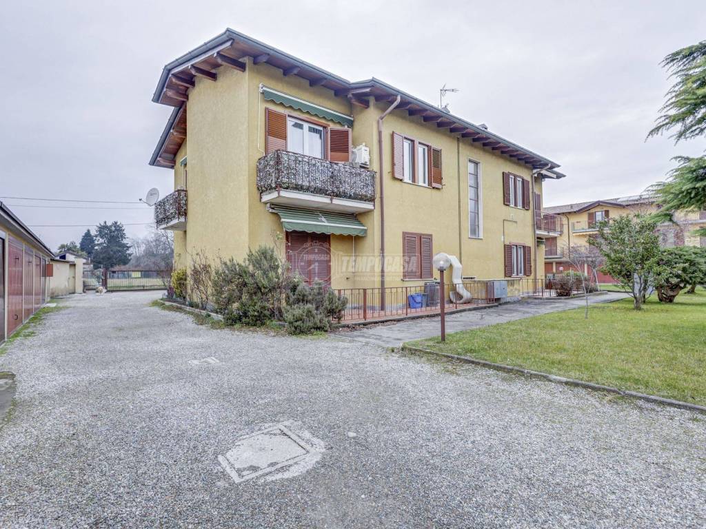 Appartamento a Somma lombardo in Via San Fermo 12/18 - Foto 2