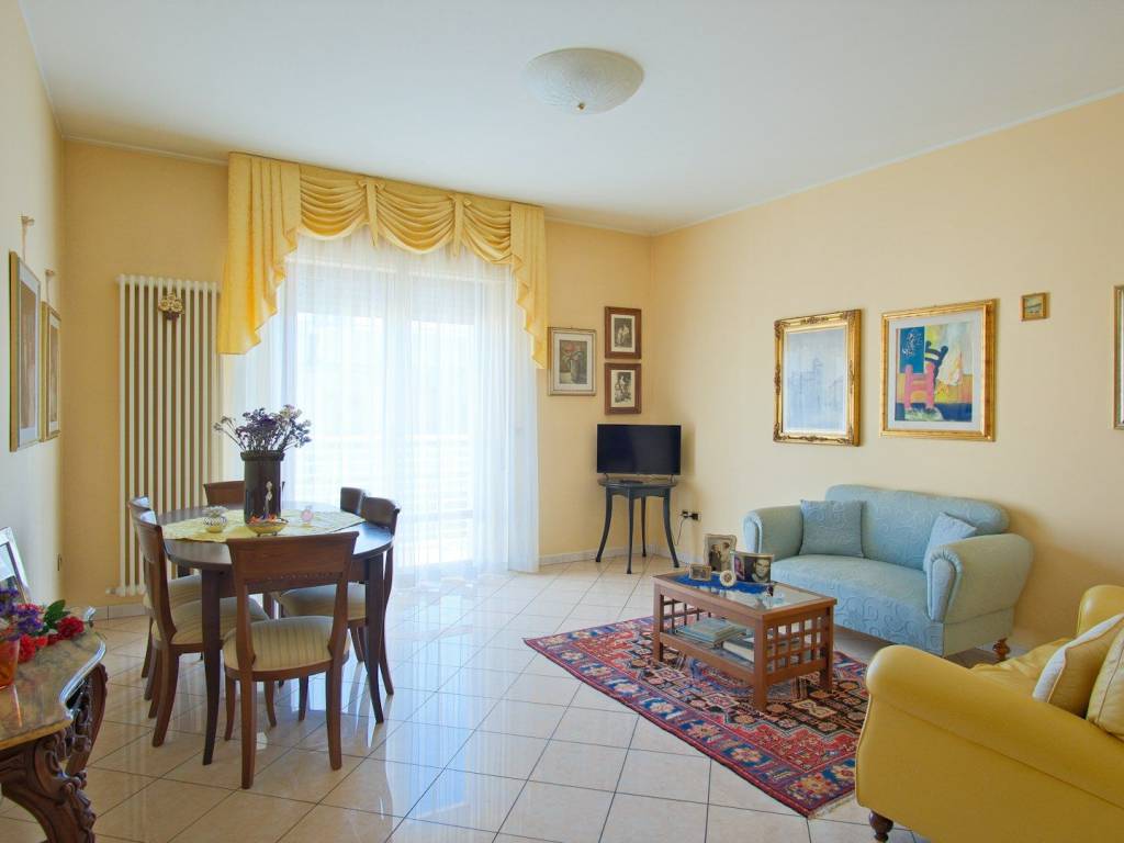 Appartamento a Alba adriatica in Via Giuseppe Mazzini, 6 - Foto 2