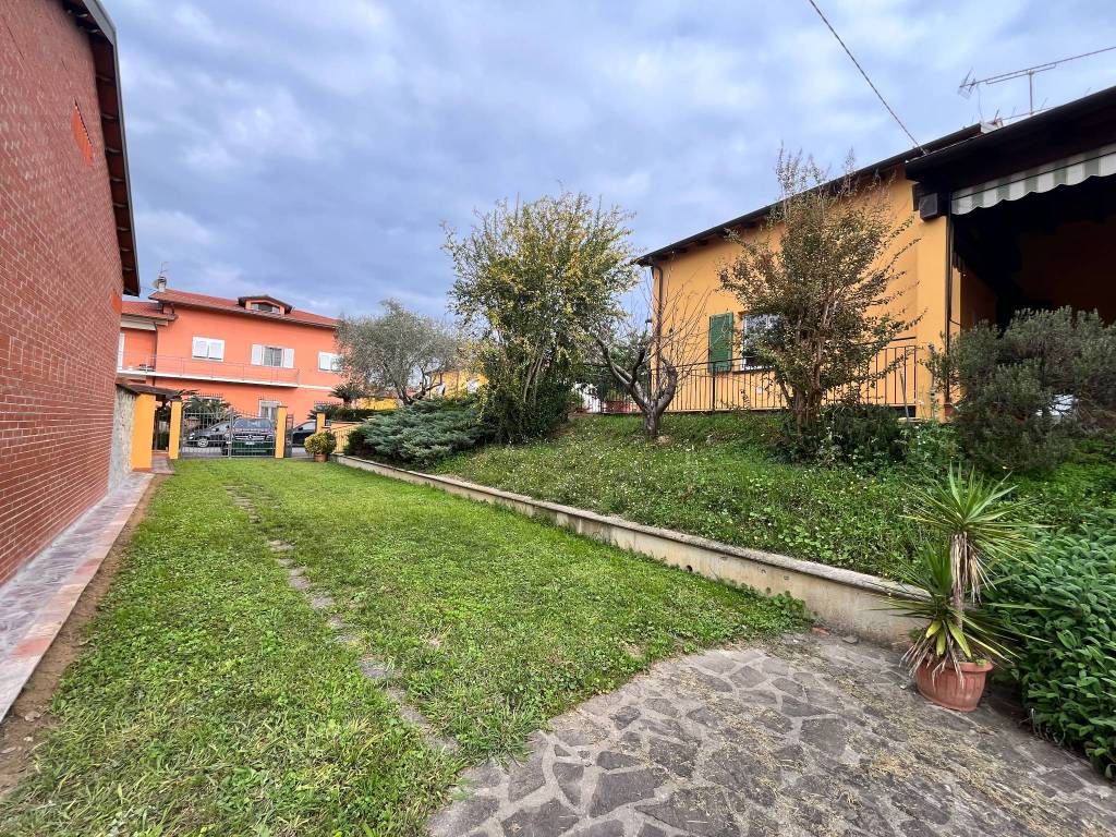 Villa a Castelnuovo magra in Via Palvotrisia, 66 - Foto 5