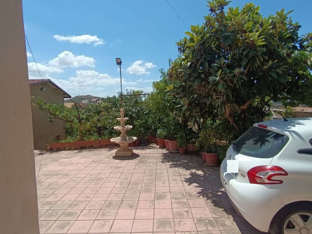 Villa a Caltanissetta in Via Enrico Berlinguer, 2 - Foto 3