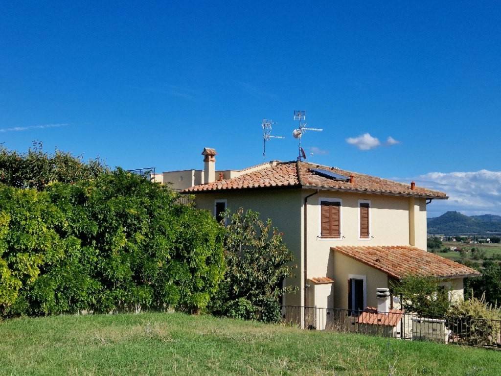 Casa indipendente a Castiglione del lago in Via Roma, 152 - Foto 2