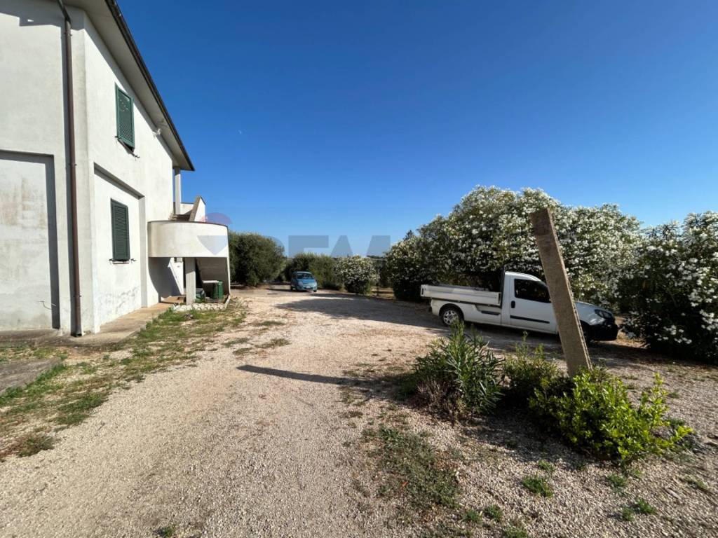 Villa a Aprilia in Via Dei Rutuli - Foto 3