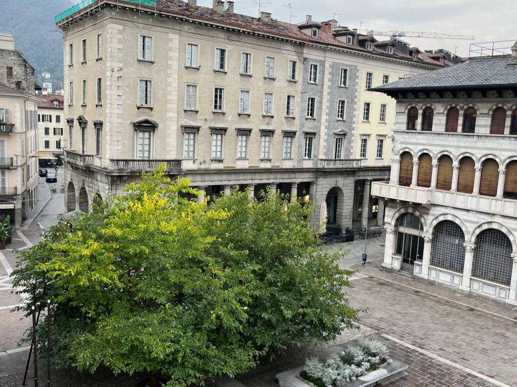 Appartamento a Como in Piazza Guido Grimoldi, 15 - Foto 2