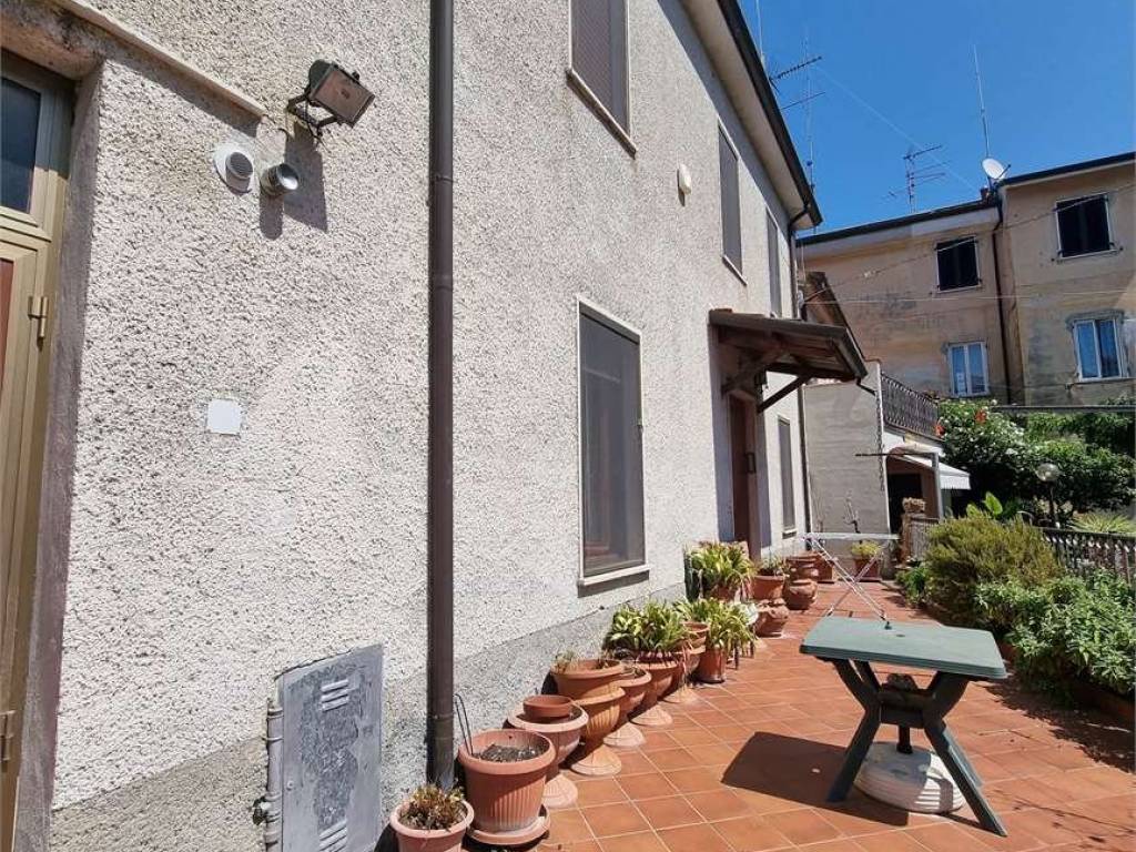 Villetta a schiera a Sarzana in Viale Dante Alighieri, 17 - Foto 2