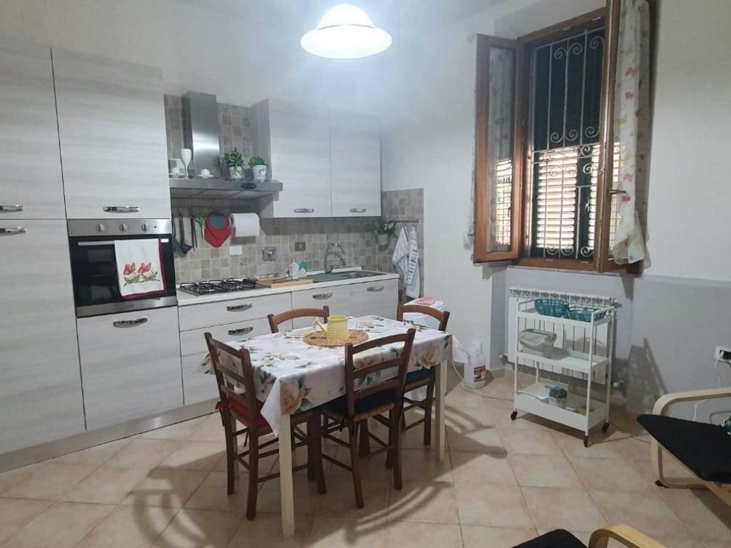 Appartamento a Follonica in Via Battisti, 14 - Foto 2