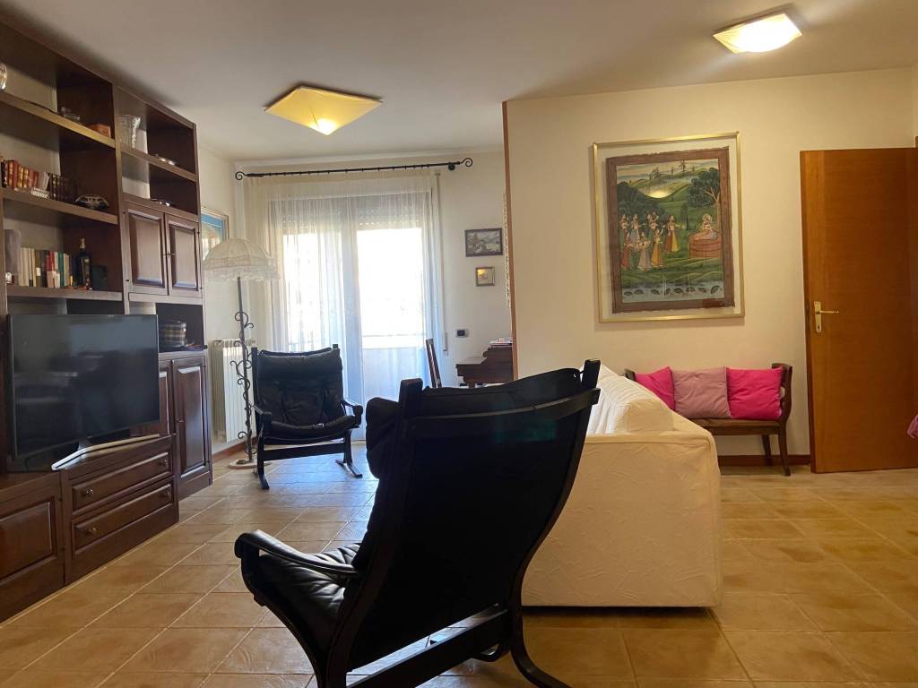 Appartamento a Gualdo tadino in Viale Bosco Don - Foto 2