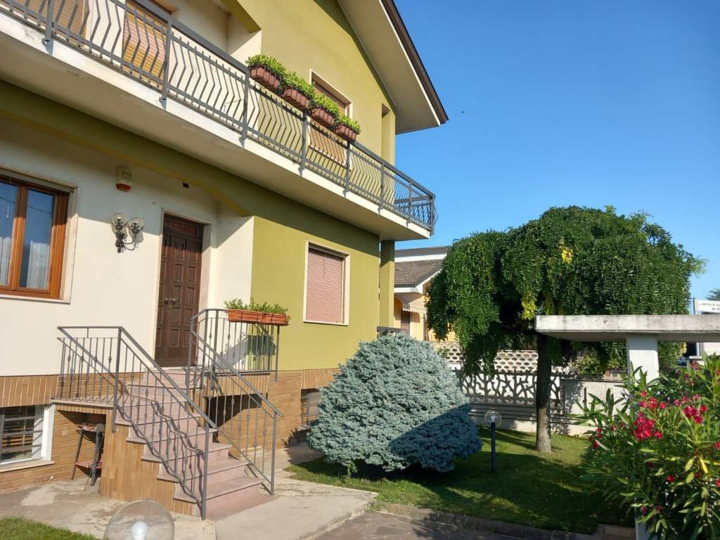 Villa a Alessandria in Via Vecchia Alessandria, 41 - Foto 4