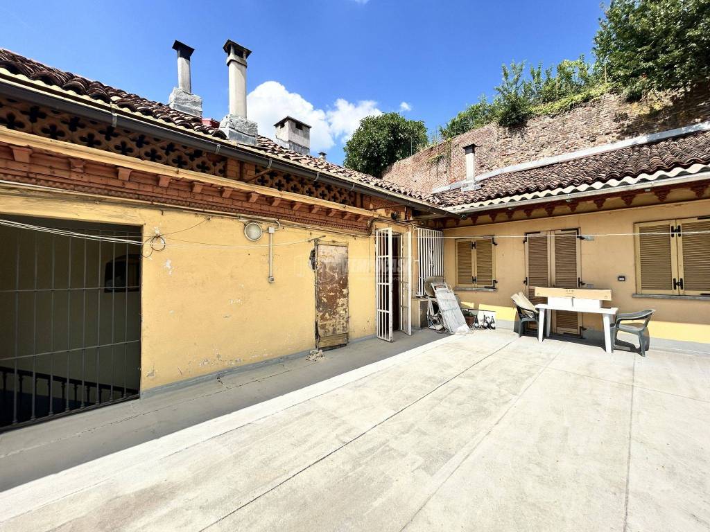 Appartamento a Asti in Corso Vittorio Alfieri 475 - Foto 2