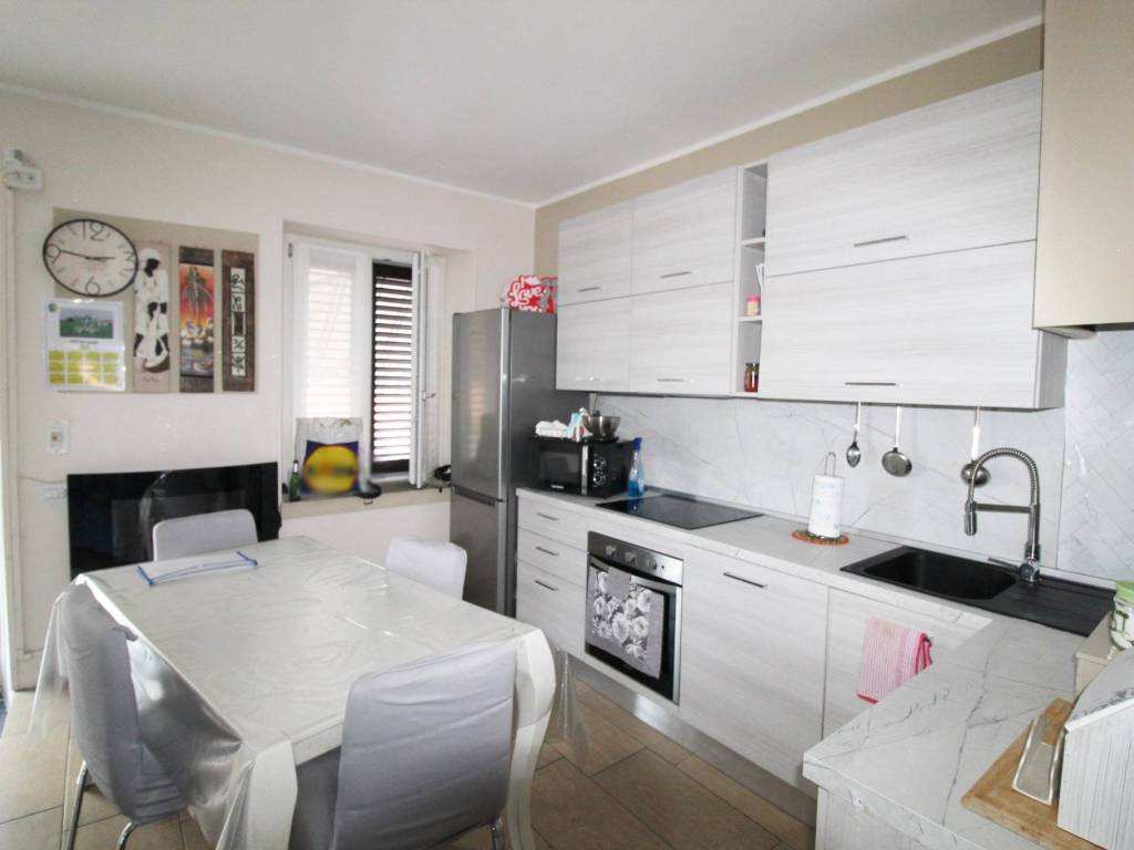 Appartamento a Gorla minore in Via Roma, 11 - Foto 3