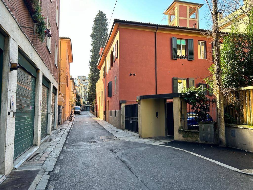 Box / garage a Bologna in Via San Giuliano - Foto 2