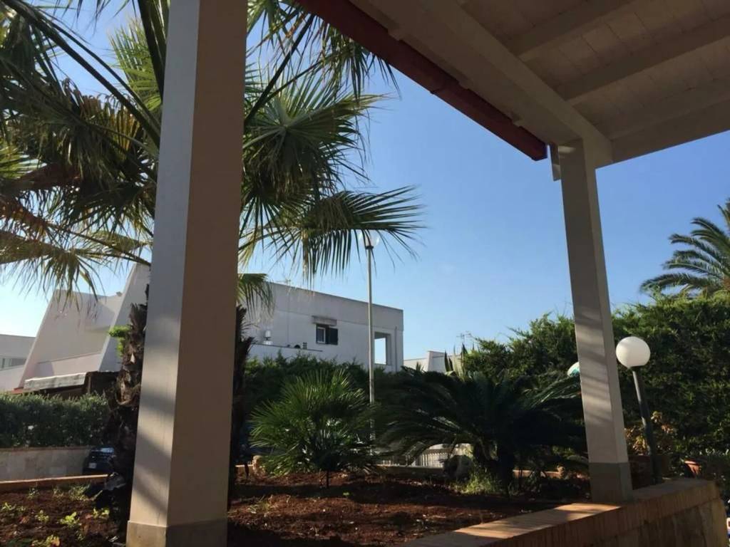 Villa a Carovigno in Via Monte Pollino S.N.C. - Foto 5