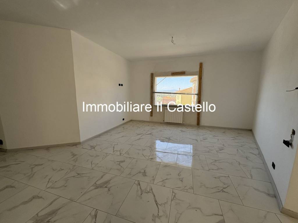 Appartamento a Castiglione del lago in Piazza Dante Alighieri - Foto 5