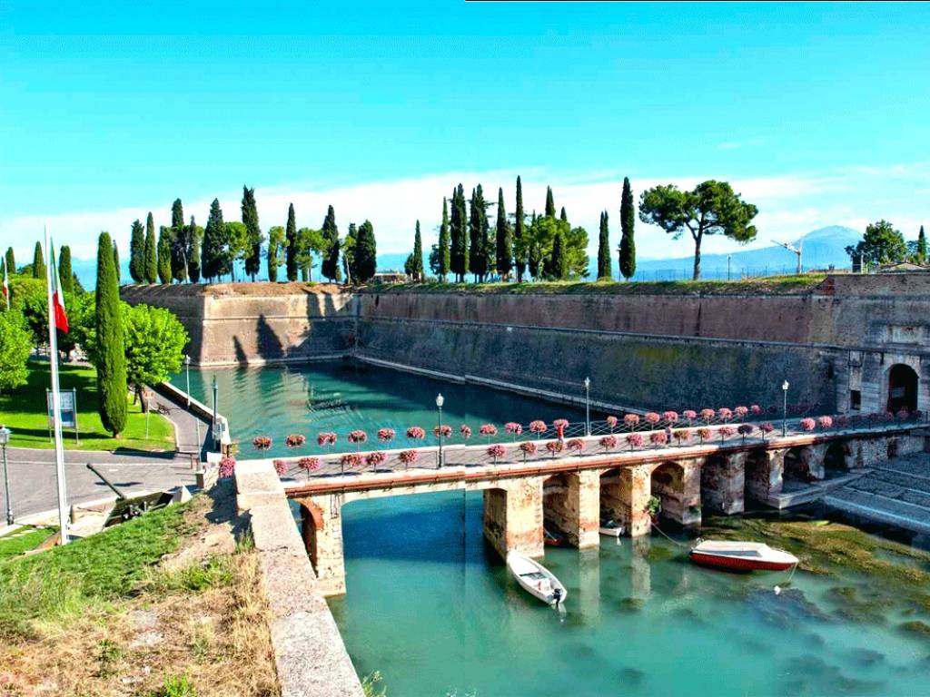 Villa a Peschiera del garda in Via Venezia, 14 - Foto 5