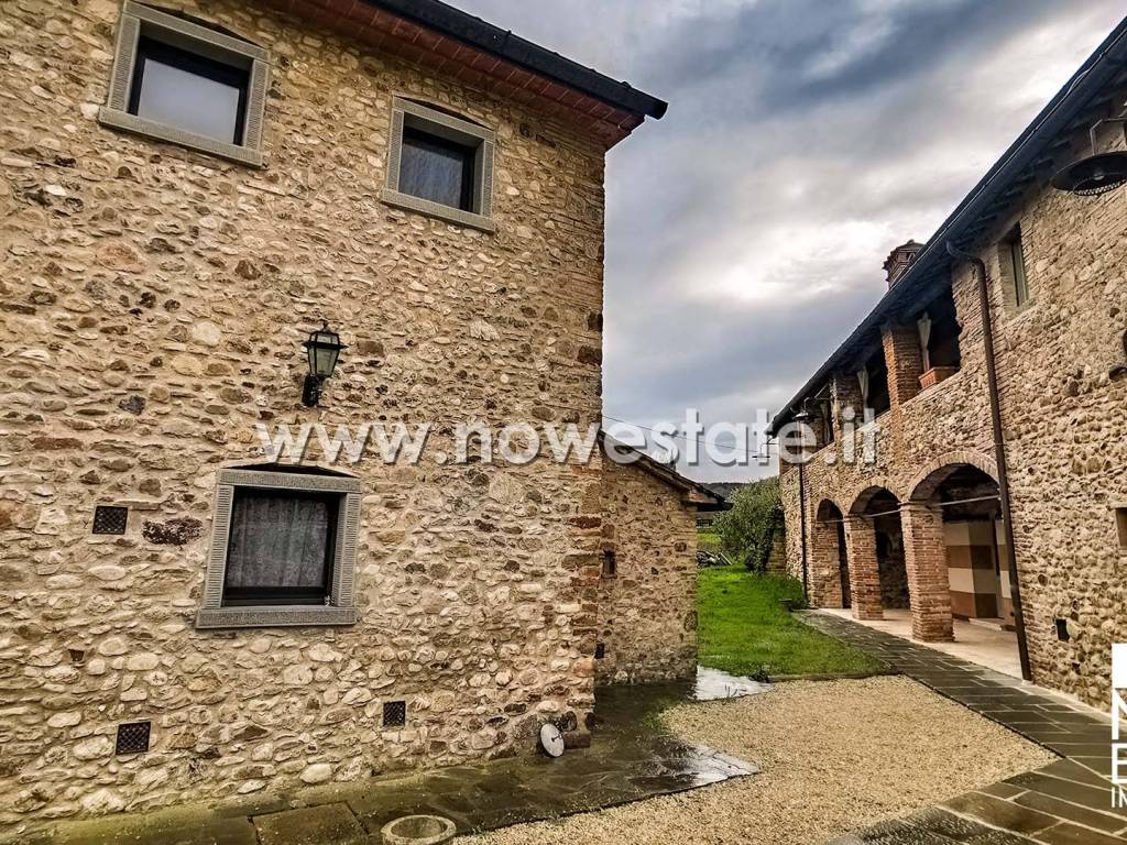 Rustico / casale a Anghiari in Strada Provinciale di Caprese Michelangelo - Foto 2