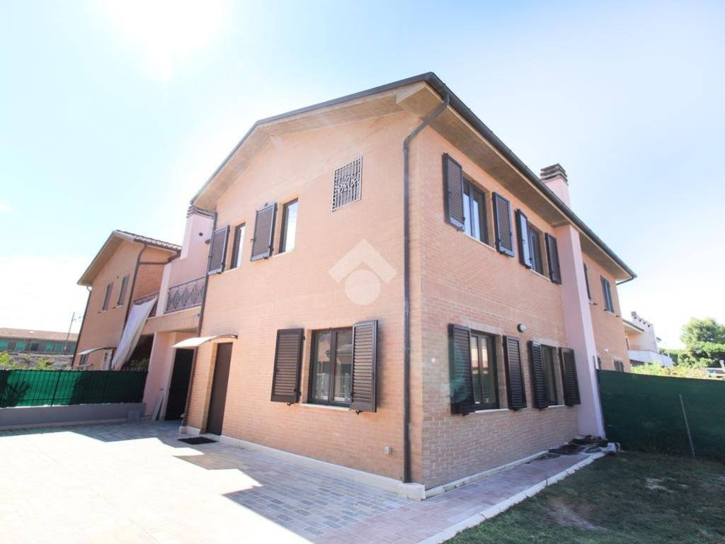 Villa a Porto sant'elpidio in Via Milano, 147 - Foto 2