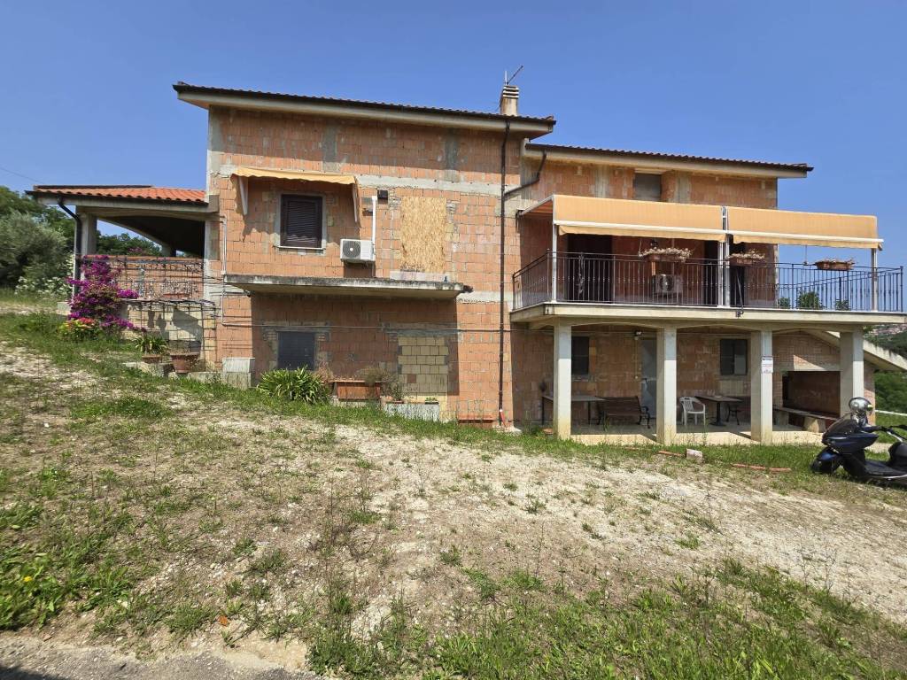 Villa a Spoltore in Via Fonte Vecchia, 5 - Foto 2