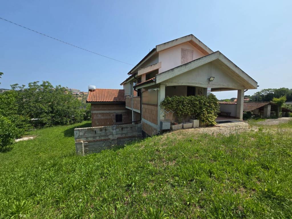 Villa a Spoltore in Via Fonte Vecchia, 5 - Foto 3